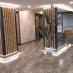 Hotel Queen Palace