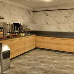 Hotel Queen Palace 4*