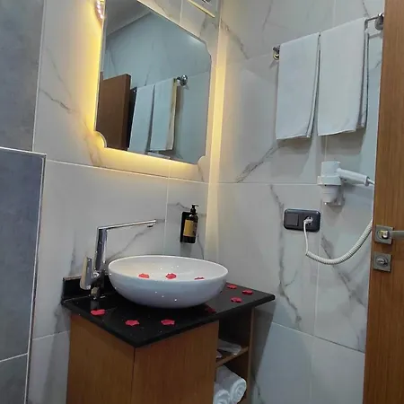 Queen Palace Otel 4*