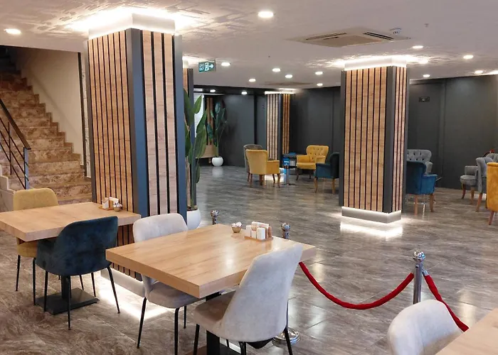 Queen Palace Hotel 4*