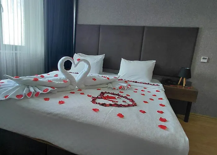 Queen Palace Hotel 4*