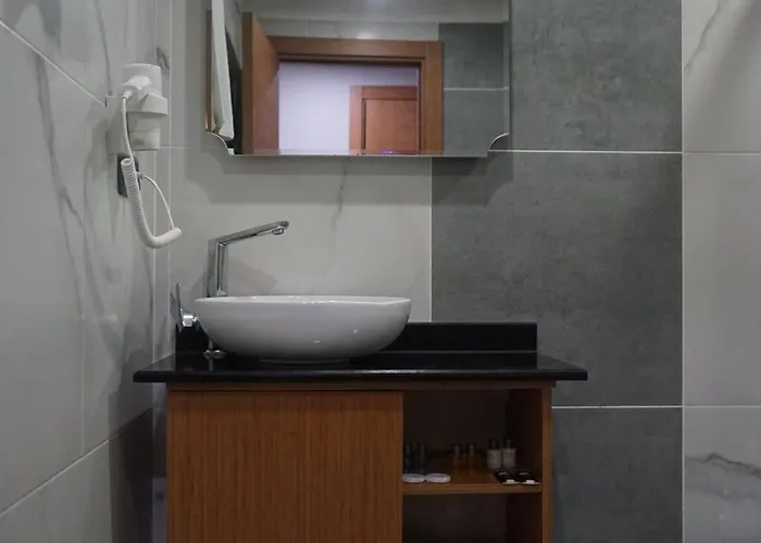 Queen Palace Hotel 4*