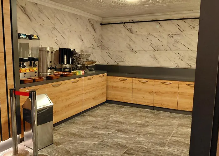 Hotel Queen Palace 4*