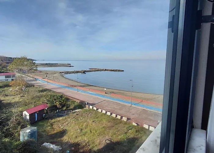 Queen Palace Hotel 4*